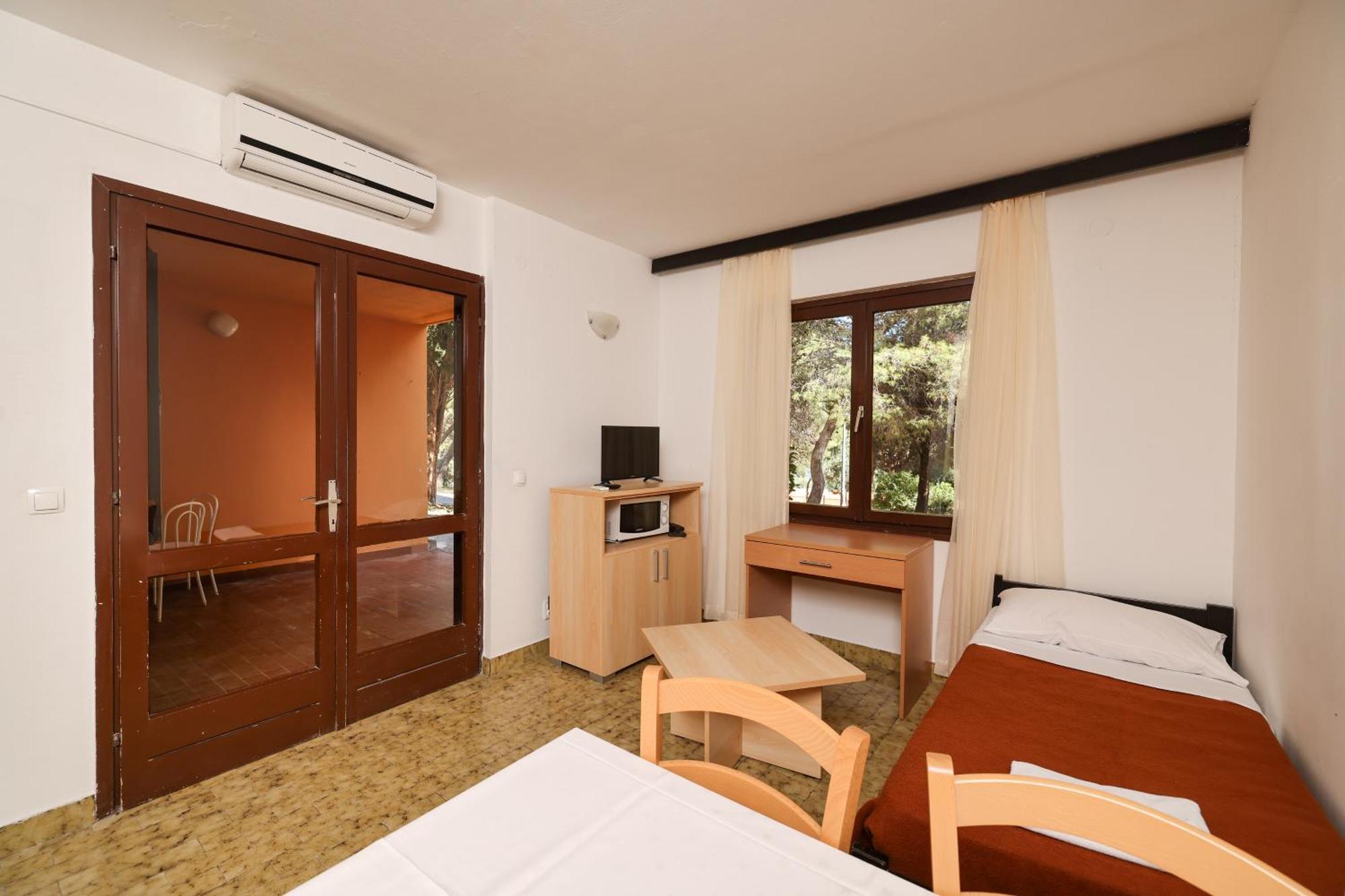 Apartments Medena Budget Trogir Exterior foto