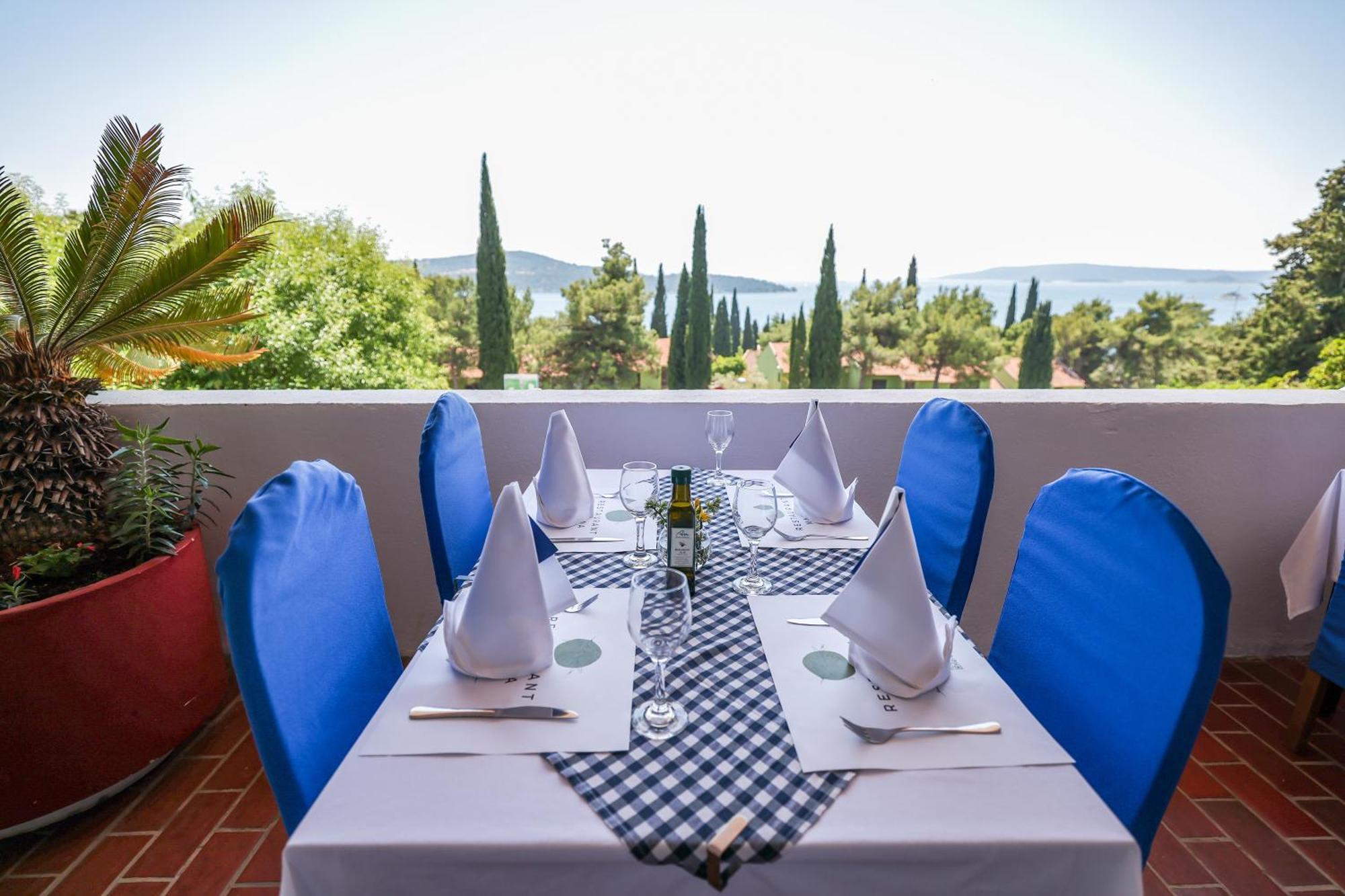 Apartments Medena Budget Trogir Exterior foto